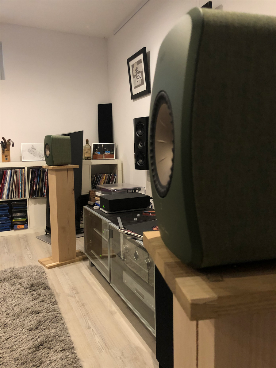 Die LSX im Test: Das sagen unsere KEF-Familienmitglieder zur KEF LSX